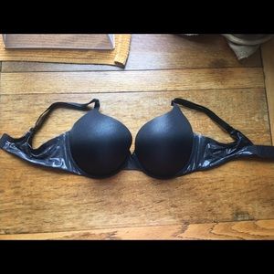 Victoria’s Secret bra 38D